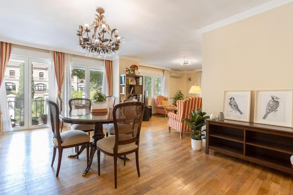 Apartament Centrico Y Espacioso. Parking Gratuito.